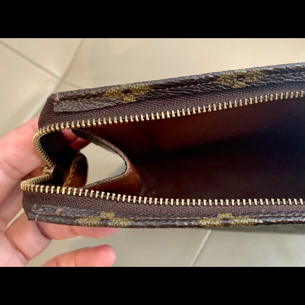 Louis Vuitton vintage Toiletry pouch 26 - Picture 12 of 14